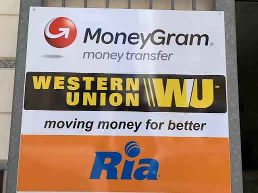 Nuk ka më tarifa të çmendura! Qytetarët shpëtojnë paratë nga Western Union, RIA dhe MoneyGram