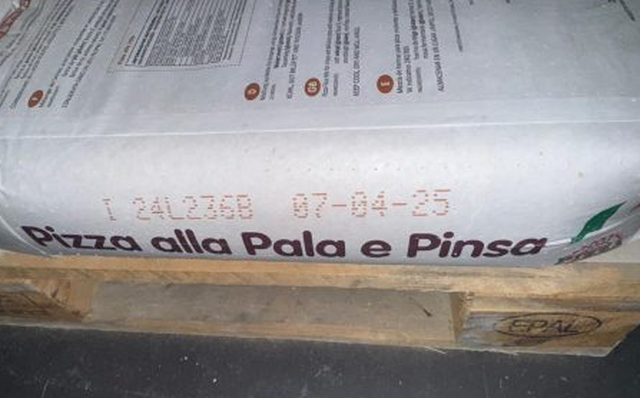 Gruri i fermerëve shqiptarë mbetet pa shitur, ndërsa Dogana e Durrësit bllokon 7.6 ton miell të skaduar prej një viti