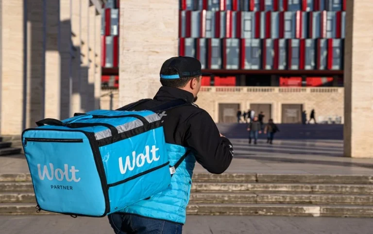 Pse hesht Wolt Albania?