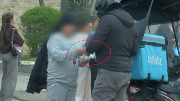 Wolt Albania shkel ligjin me dy këmbë! Shet vape për fëmijë Wolt Albania shkel ligjin me dy këmbë! Shet vape për fëmijë