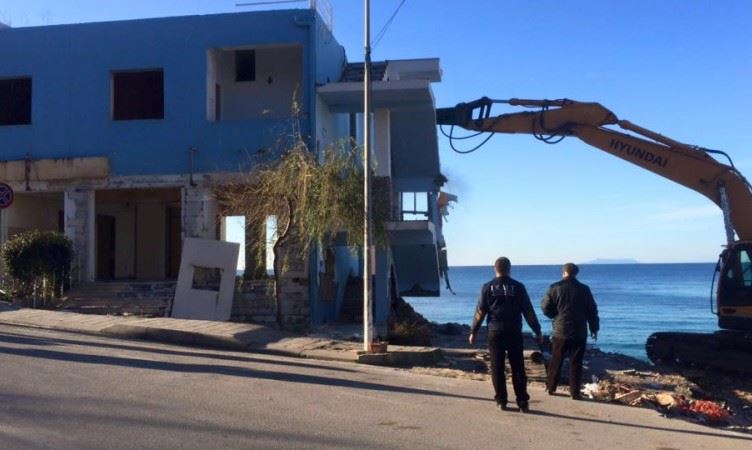 Drejtori i IMT-së së Himarës Dorian Hoxha akuzohet për shpërdorim detyre dhe arrestohet