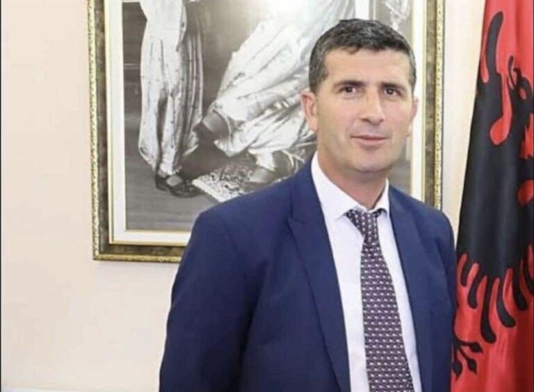 Flamuri, adresa që shumë kush kërkonte në Tiranë për të zgjidhur hall, sot kërkojmë adresën e tij