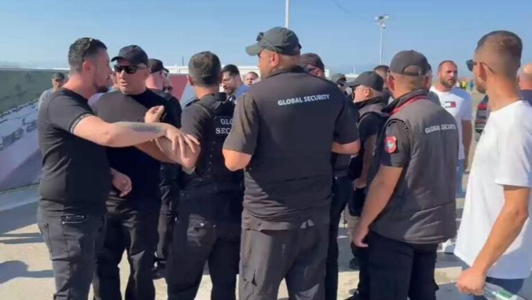 Përplasje në Aeroportin e Vlorës, punonjësit e Pacollit përzënë vartësit e Ademit!