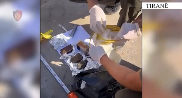 Tentoi të shiste granata dhe 600 gramë tritol në Tiranë, arrestohet 52-vjeçari