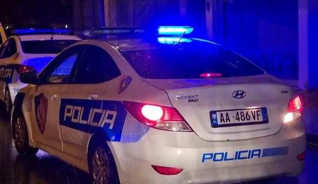 Të shtëna me armë zjarri në një lokal në Elbasan, plagosen kamarieri dhe 2 persona të tjerë