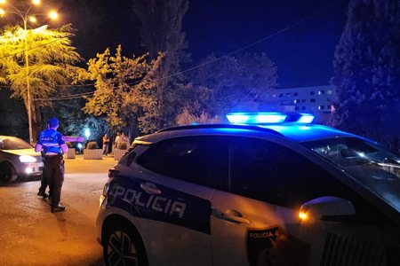EMRI/ Të shtëna me armë zjarri në Laç, raportohet për një të vrarë