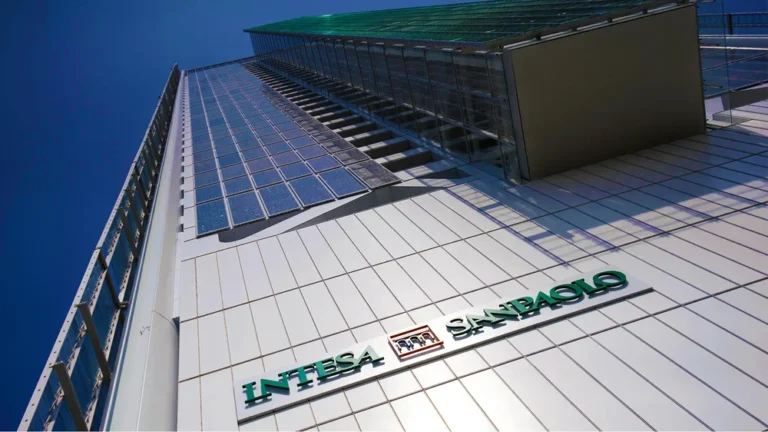 Dështimi i Intesa San Paolo! Si iu vodhën 100 milionë euro nëpërmjet një telefonate ordinere