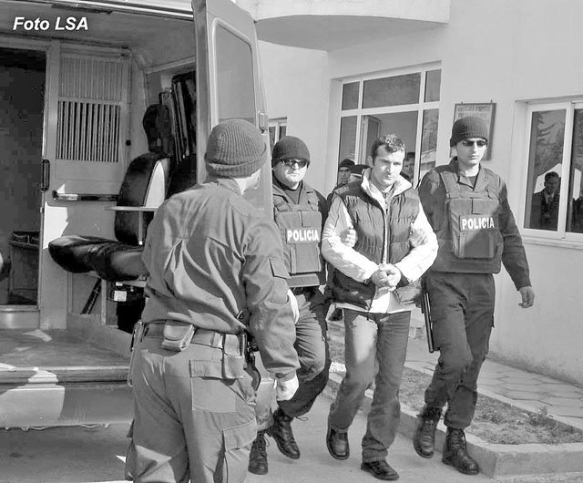 Kokainë mes trëndafilave, Lulzim Caka mes të arrestuarëve në Athinë, i kapet edhe djali