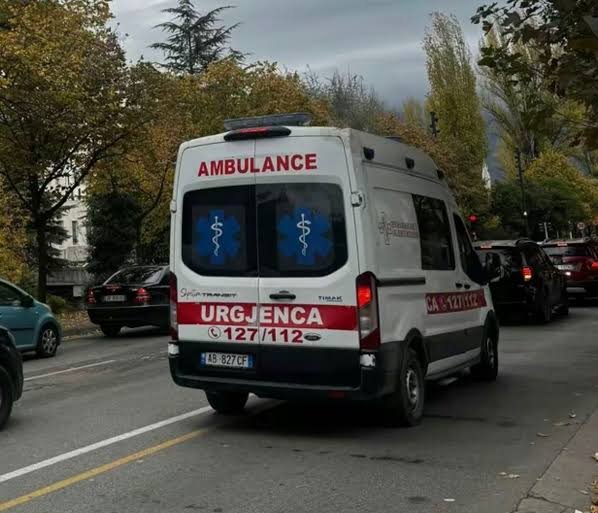 Burri vret me thikë gruan pranë SPAK-ut Burri vret me thikë gruan pranë SPAK-ut