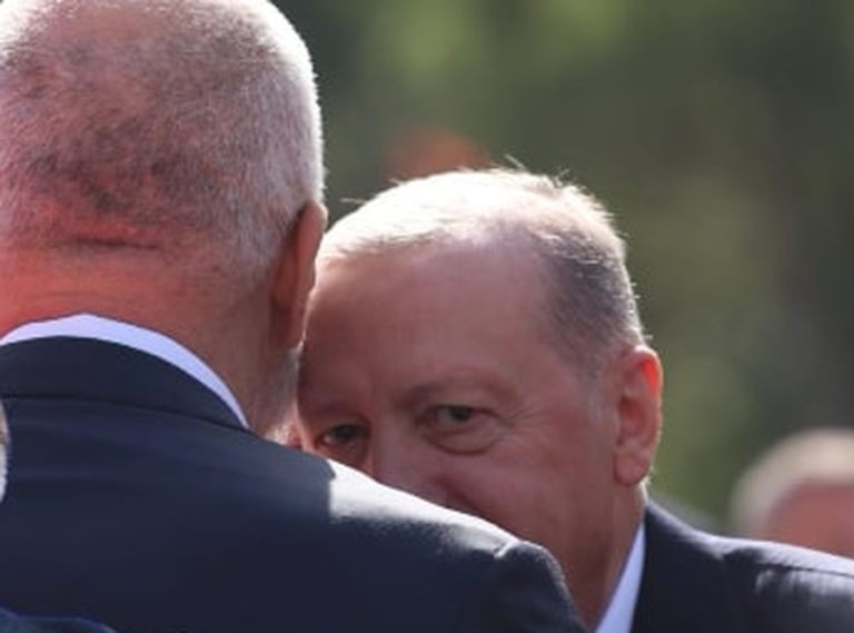 Rama i shkel sërish syrin Erdoganit: Mos e cilësoni Turqinë si Rusia…. Rama i shkel sërish syrin Erdoganit: Mos e cilësoni Turqinë si Rusia....