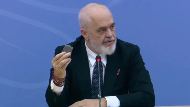 Rama shpërthen në fyerje ndaj protestuesve: Nuk lidhin dot 7 fjalë bashkë