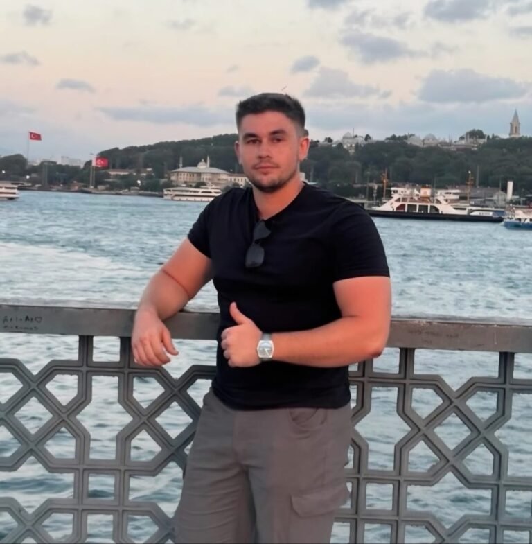 Një muaj i zhdukur pas sulmit ndaj anijes në Detin e Zi, familja e Erkan Nikës apel autoriteteve shqiptare: Na ndihmoni të mësojmë fatin e tij