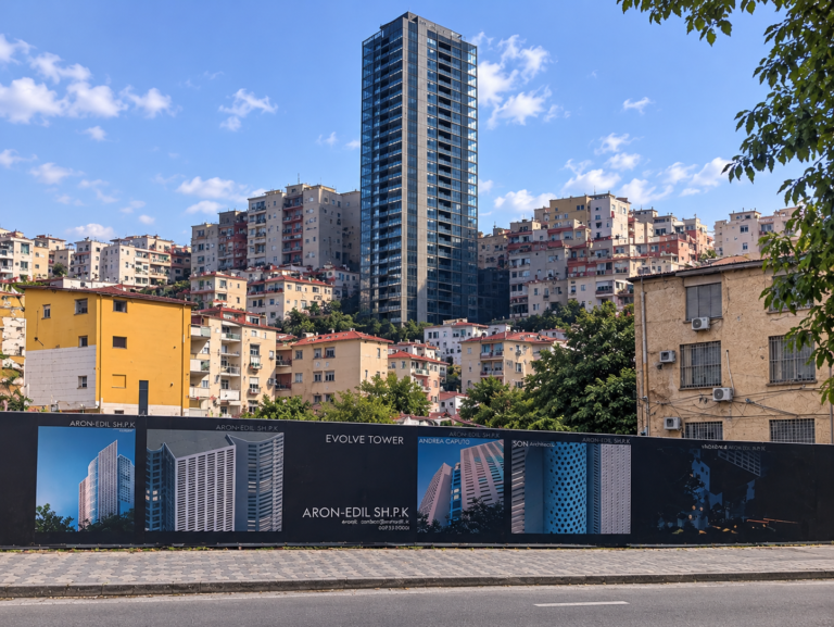 Evolve Tower! Çunat e Peqinit kullë 21-katëshe në Tiranë Evolve Tower! Çunat e Peqinit kullë 21-katëshe në Tiranë
